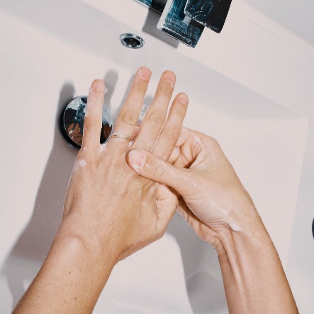 how to get to the black market online